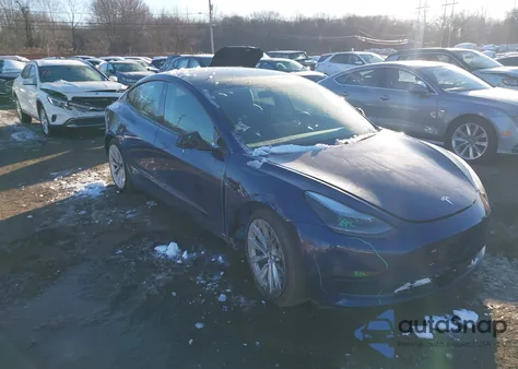 2021 Tesla Model 3 Long Range Dual Motor All-Wheel Drive z USA, uszkodzony, nr VIN 5YJ3E1EB8MF049923